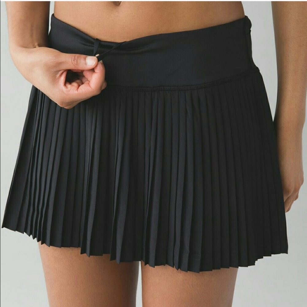 Lulu lemon Pleat to Street Skirt
